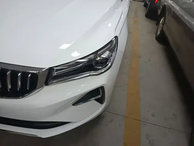 Geely Emgrand — Фото автомобиля 23