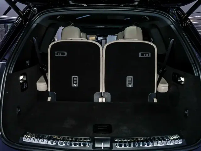 Li Auto L8 — Фото автомобиля 8