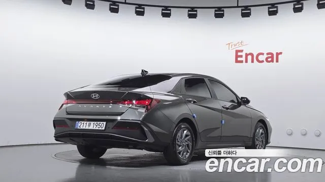 Hyundai Avante CN7 — Фото автомобиля 2