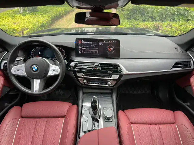 BMW 5 Series — Фото автомобиля 13