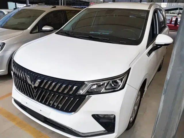 Фотография автомобиля — Wuling Jiachen