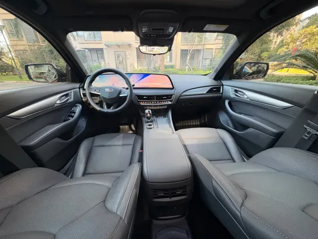 Cadillac CT5 — Фото автомобиля 11