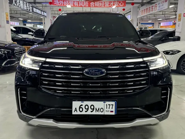 Ford Explorer — Фото автомобиля 2