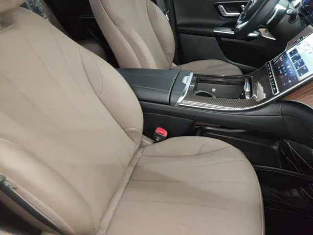 Mercedes-Benz EQE SUV — Фото автомобиля 24