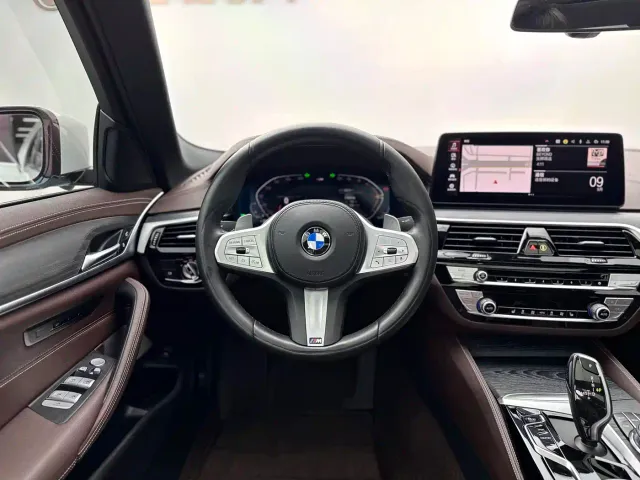 BMW 5 Series — Фото автомобиля 7