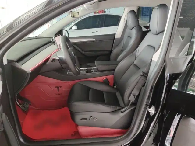 Tesla Model Y — Фото автомобиля 14