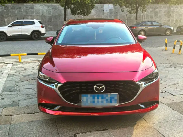 Mazda Axela — Фото автомобиля 2