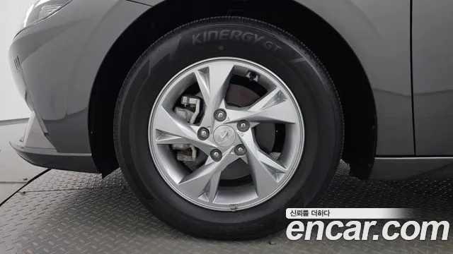 Hyundai AVANTE Avante (CN7) — Фото автомобиля 4