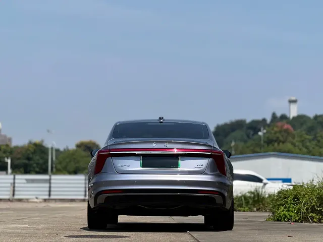 Hongqi H5 PHEV — Фото автомобиля 8
