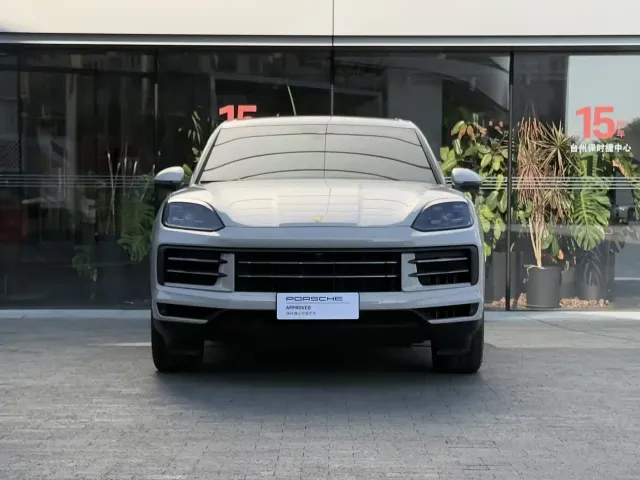 Porsche Cayenne — Фото автомобиля 3