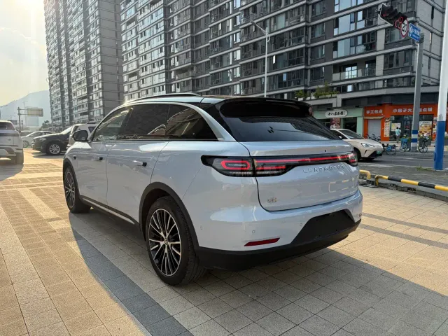 Leapmotor C11 — Фото автомобиля 15