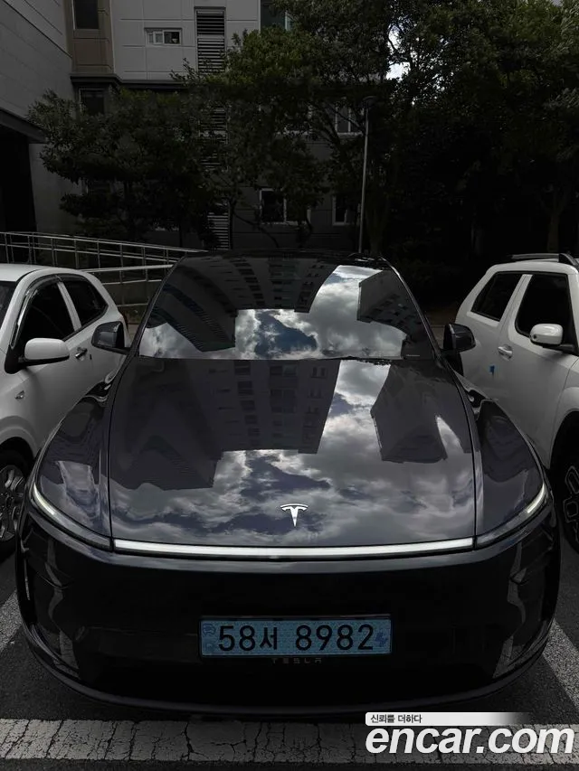 Tesla Model Y — Фото автомобиля 2