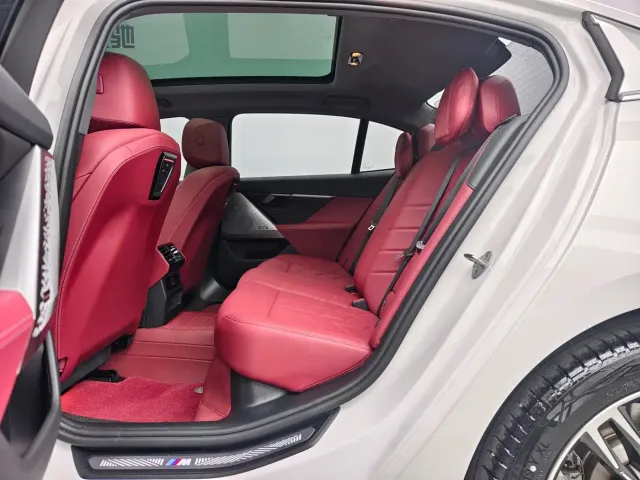 BMW 5 Series — Фото автомобиля 6