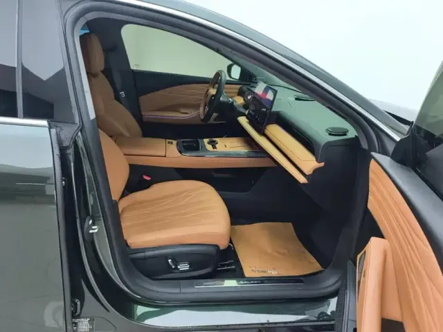 Geely Galaxy Xingyao 8 — Фото автомобиля 8