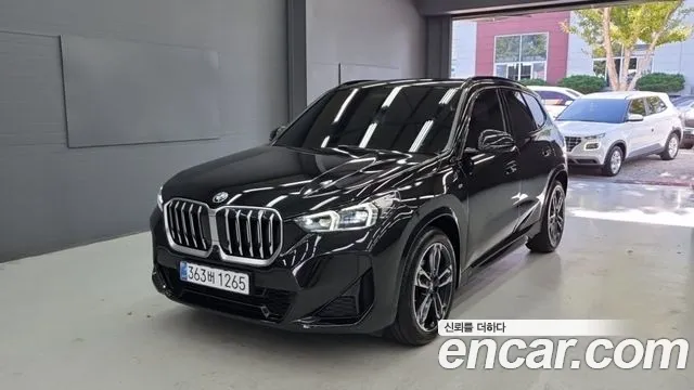 Фотография автомобиля — BMW X1 U11