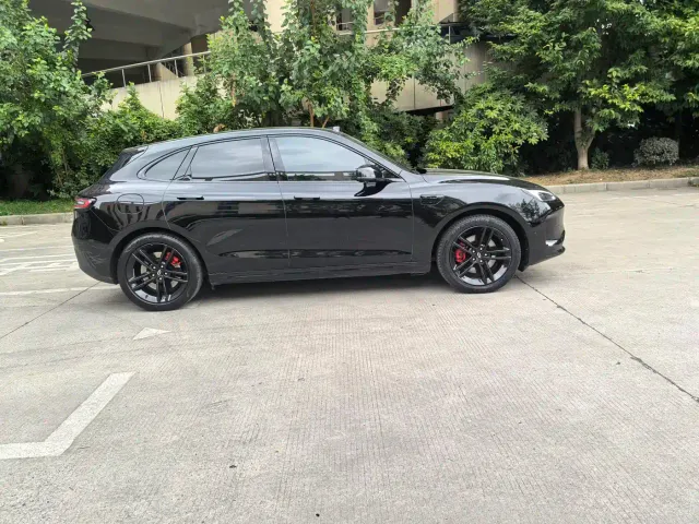 Aito M5 — Фото автомобиля 8
