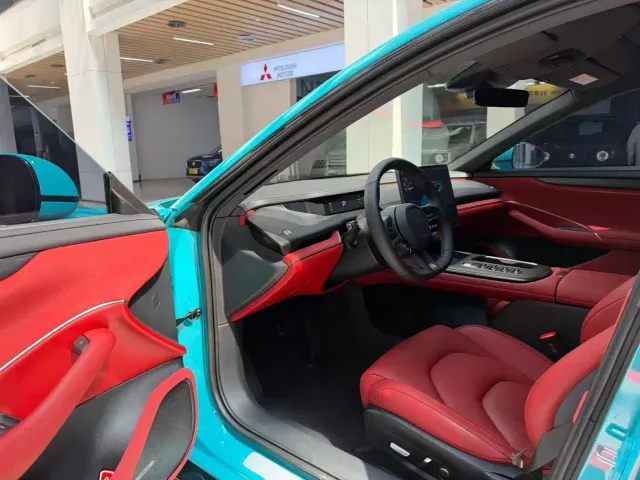 Xiaomi SU7 — Фото автомобиля 9