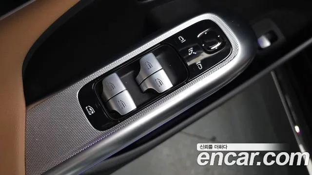 Mercedes-Benz E-Class — Фото автомобиля 8