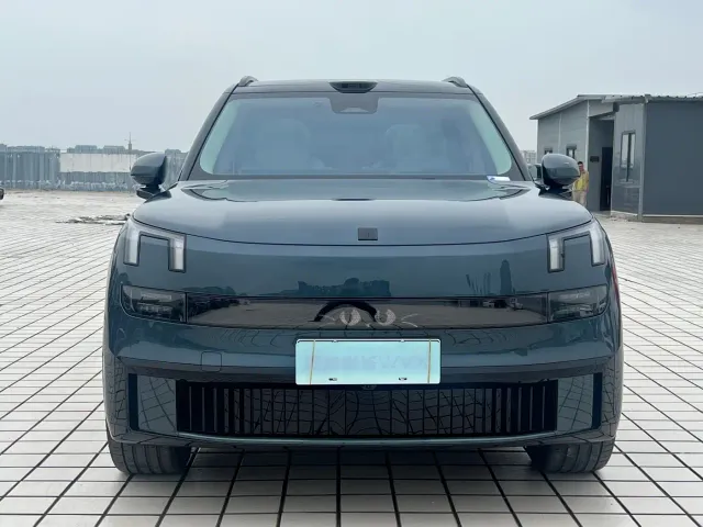 Lynk & Co 900 — Фото автомобиля 2
