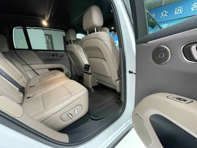 Li Auto i6 — Фото автомобиля 14