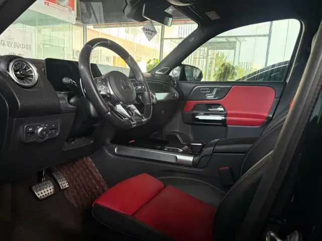 Mercedes-Benz GLB AMG — Фото автомобиля 9