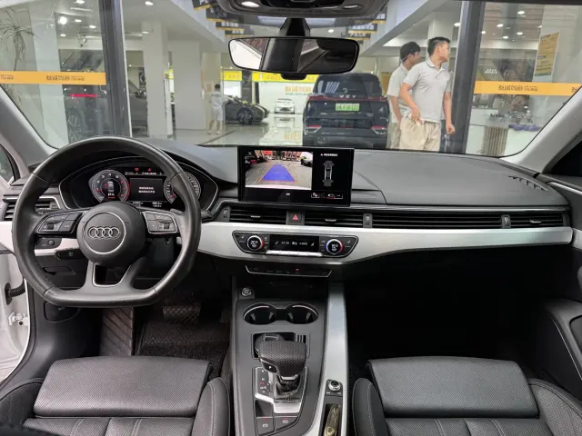 Audi A4L — Фото автомобиля 10