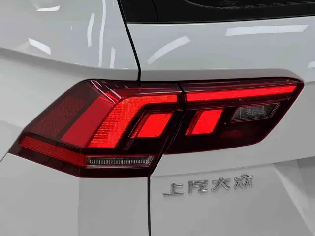Volkswagen Tiguan L — Фото автомобиля 6