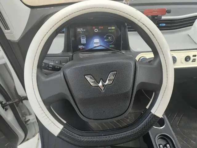 Wuling Hongguang Mini EV — Фото автомобиля 11