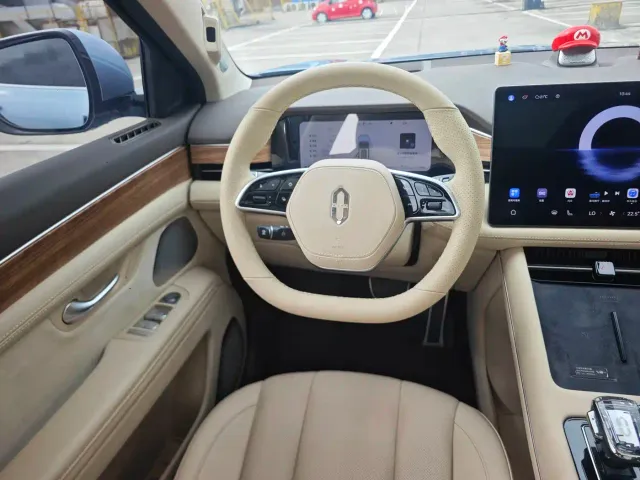 Aito M7 — Фото автомобиля 11