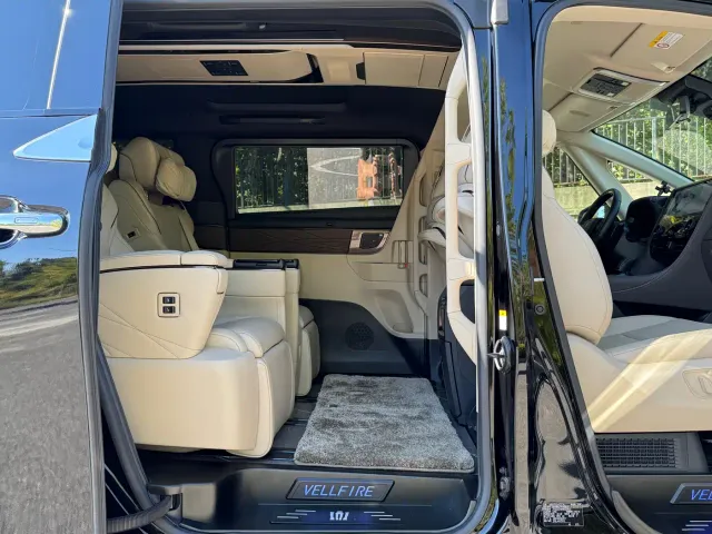 Toyota Vellfire — Фото автомобиля 15