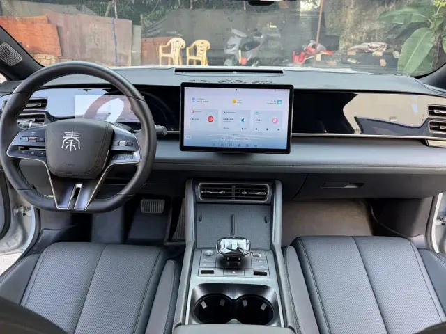 BYD Qin L — Фото автомобиля 9