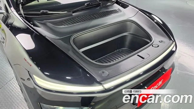 Tesla Model Y — Фото автомобиля 9