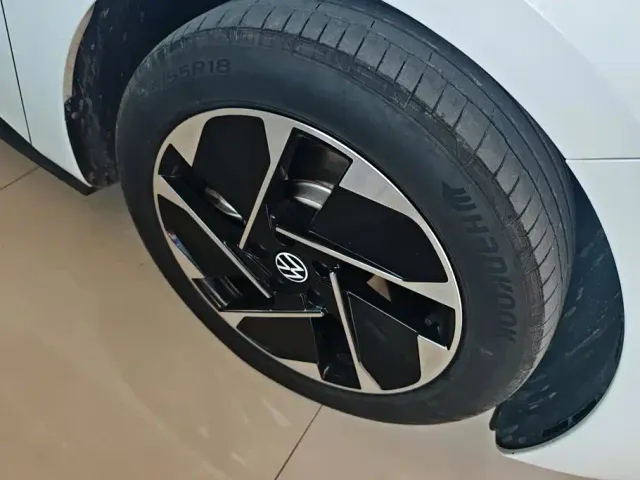 Volkswagen ID.3 — Фото автомобиля 6