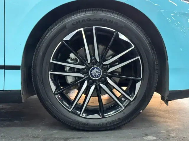 BYD Qin L — Фото автомобиля 12