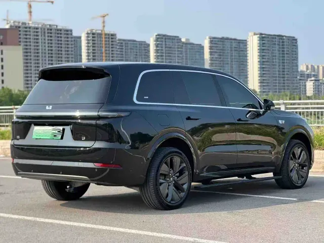 Li Auto L9 — Фото автомобиля 8