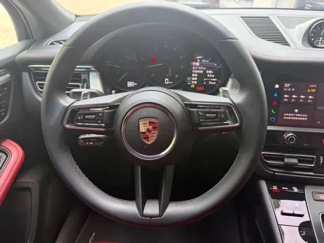 Porsche Macan — Фото автомобиля 12