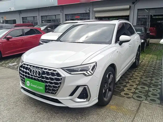 Фотография автомобиля — Audi Q3