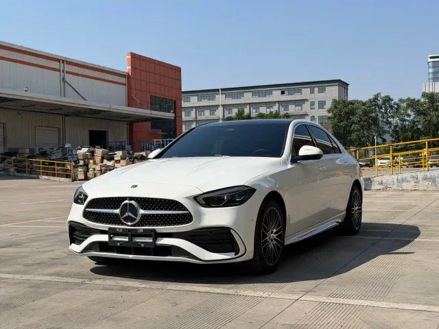 Фотография автомобиля — Mercedes-Benz C-Class