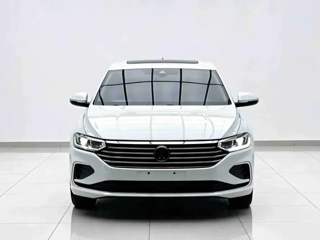 Volkswagen Lavida — Фото автомобиля 2