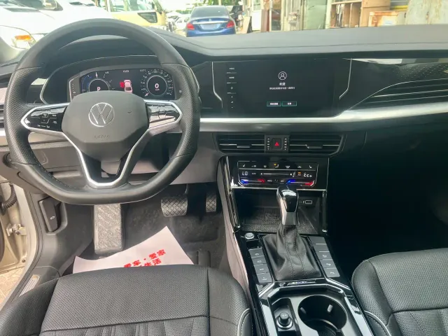 Volkswagen Passat — Фото автомобиля 15