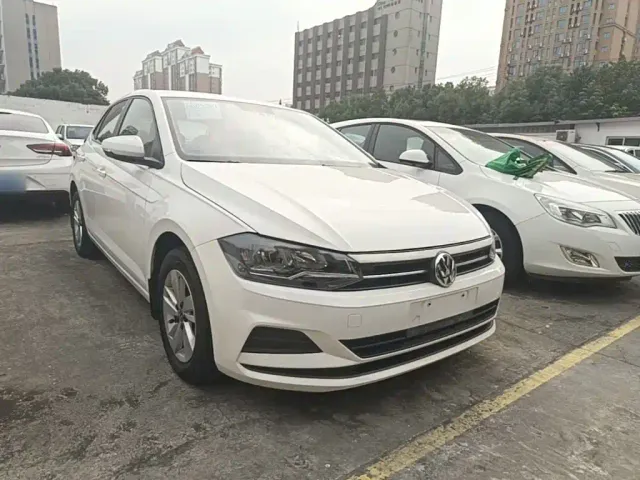 Volkswagen Polo — Фото автомобиля 3