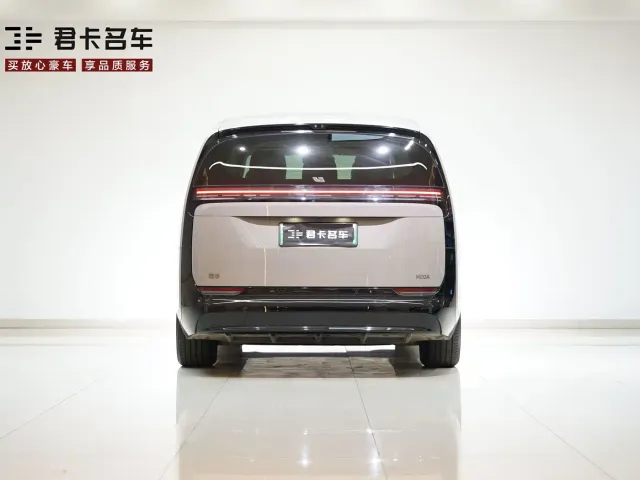 Li Auto MEGA — Фото автомобиля 6
