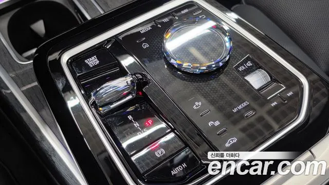 BMW 7 Series G70 — Фото автомобиля 9