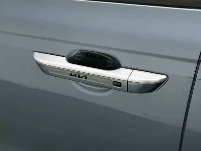 Kia Carnival — Фото автомобиля 18