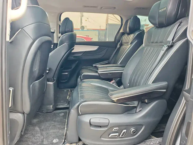 Roewe iMAX8 — Фото автомобиля 8
