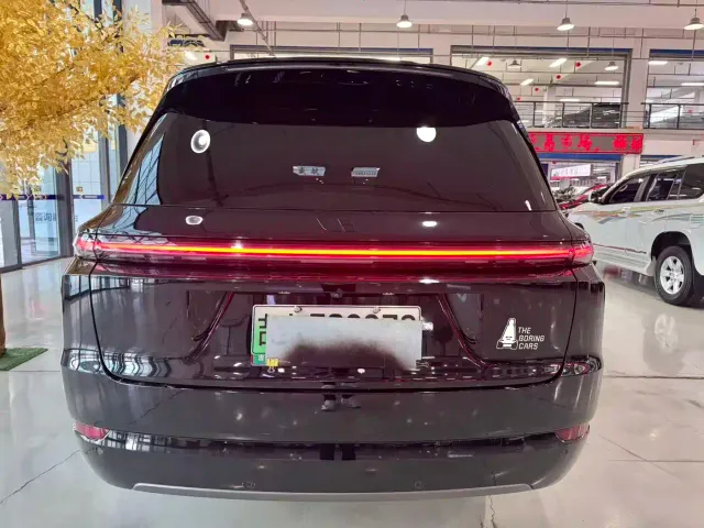 Li Auto L9 — Фото автомобиля 6