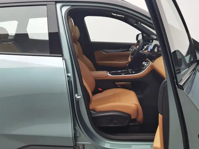 Geely Boyue L — Фото автомобиля 23