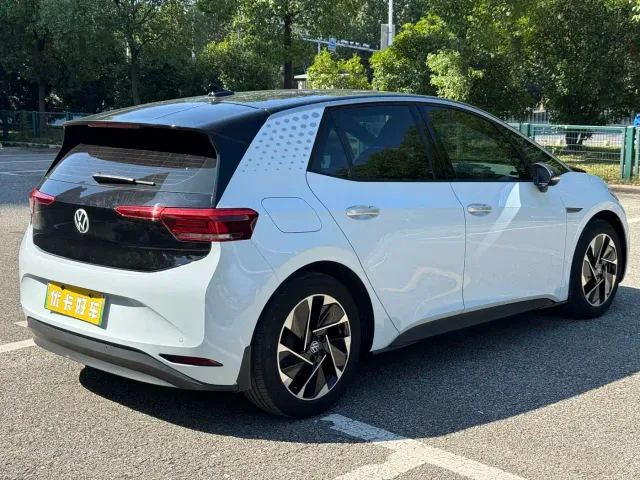 Volkswagen ID.3 — Фото автомобиля 3