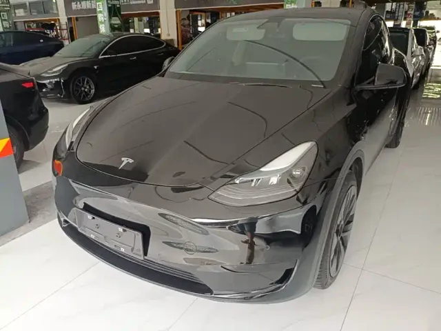 Фотография автомобиля — Tesla Model Y