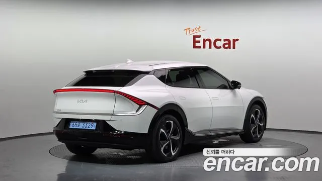 Kia EV6 — Фото автомобиля 2